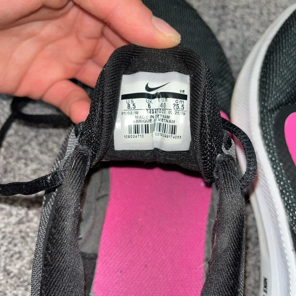 Nike Black and Pink Athletic Shoes with Mesh Design - Picture 7 of 8